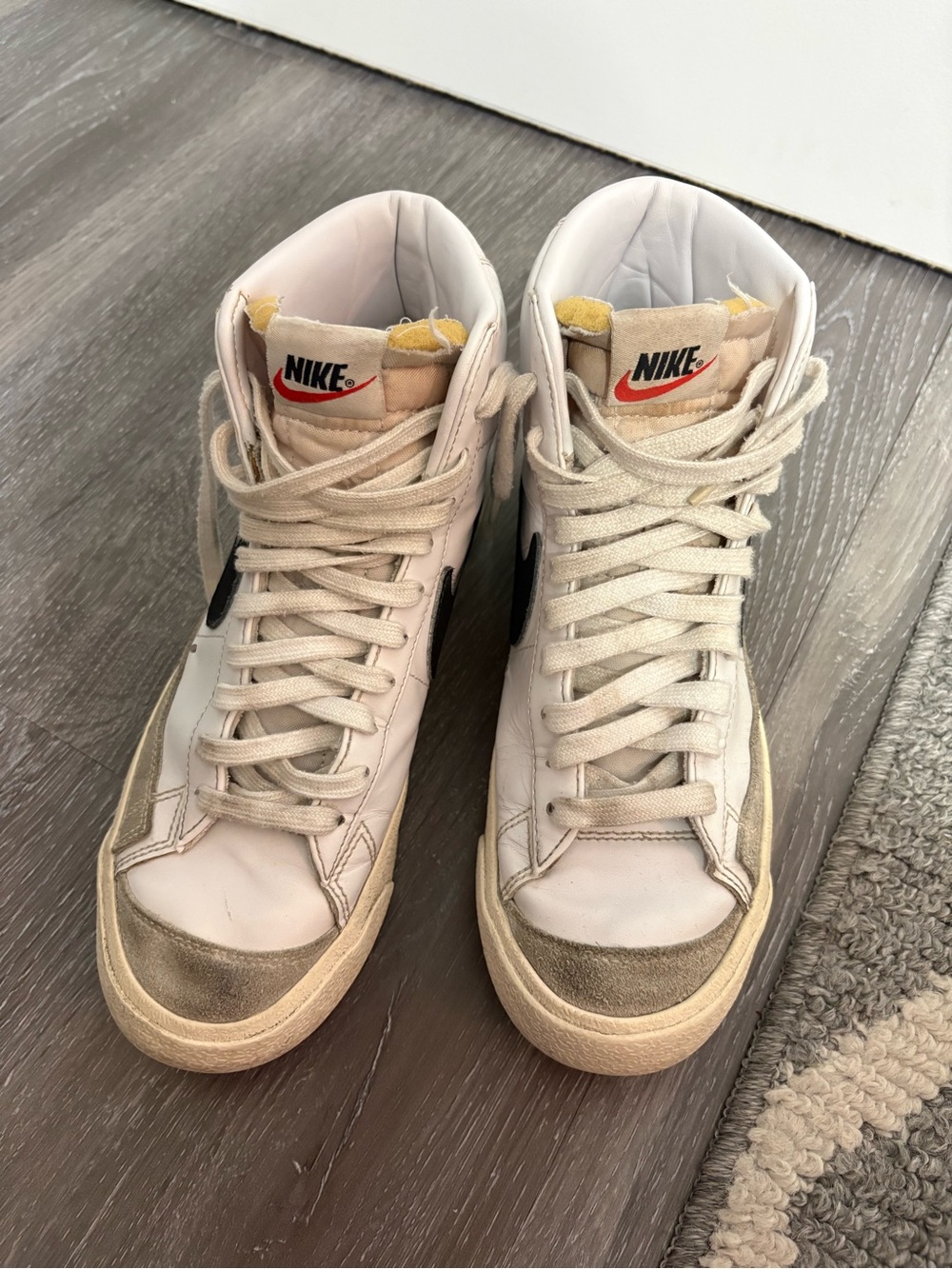 Nike High-Top Sneakers in White, Black and Gold